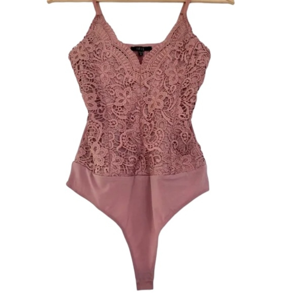IRIS Mauve Floral Lace Bodysuit‎ Adjustable Straps Thong Bottom Size Large